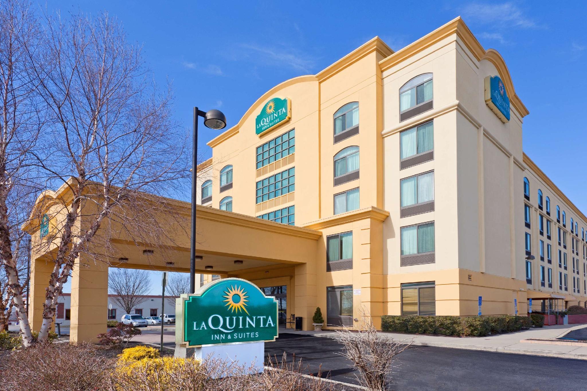 La Quinta By Wyndham Гардън Сити Екстериор снимка