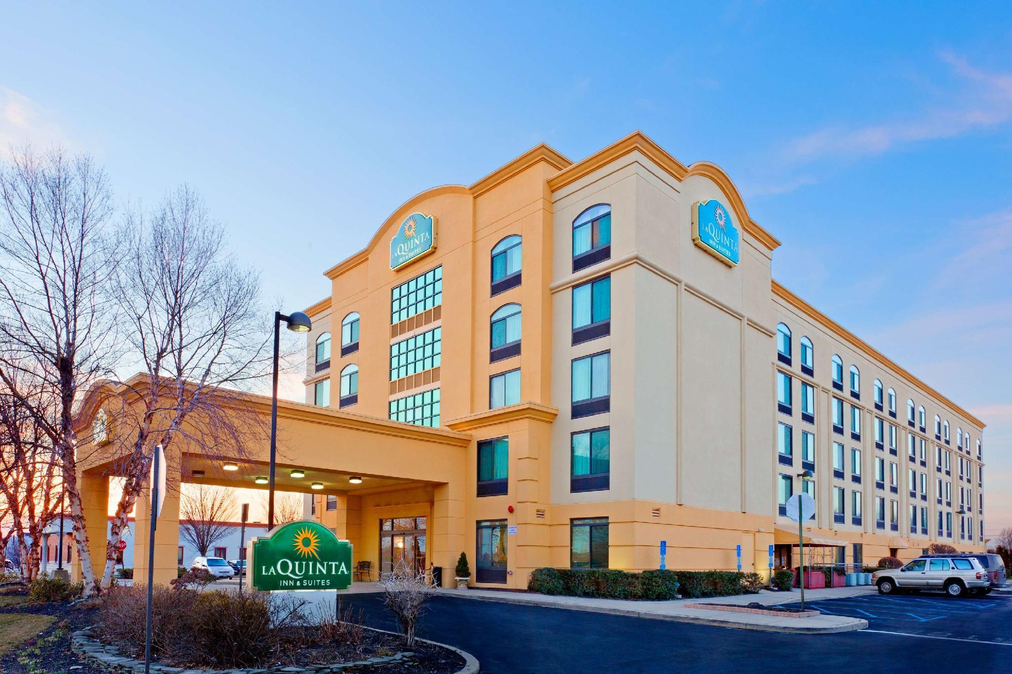 La Quinta By Wyndham Гардън Сити Екстериор снимка