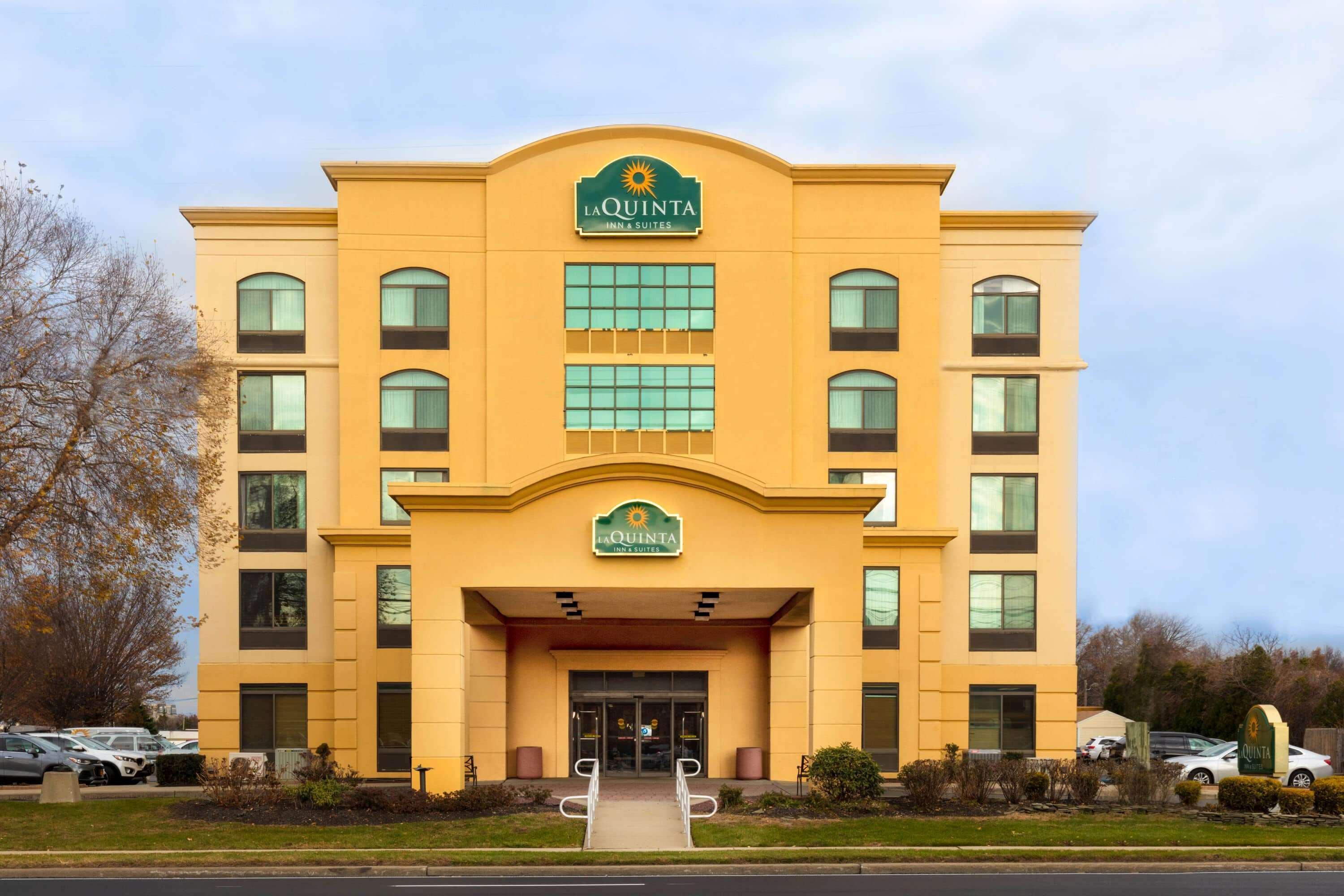 La Quinta By Wyndham Гардън Сити Екстериор снимка